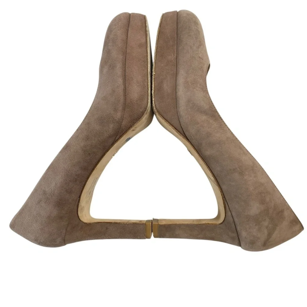 STUART WEITZMAN Larsa Suede Pumps in Toupe Size 8